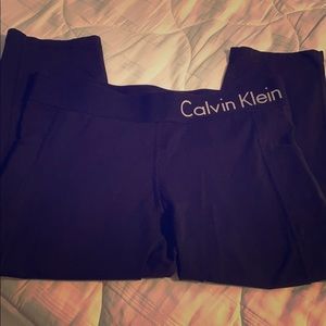 Cropped workout leggings. Like new.